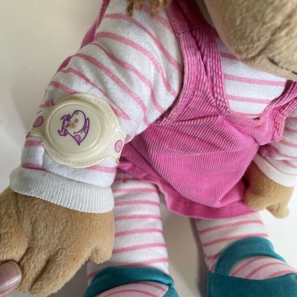 Vintage DW Arthur Doll - Picture 2 of 9